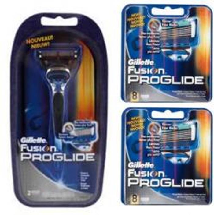Dagaanbieding - Gillette Combi Fusion ProGlide Systeem + 16 mesjes dagelijkse aanbiedingen